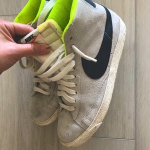 Nike Blazer Mid Suede Vintage Women Sneakers Size 8